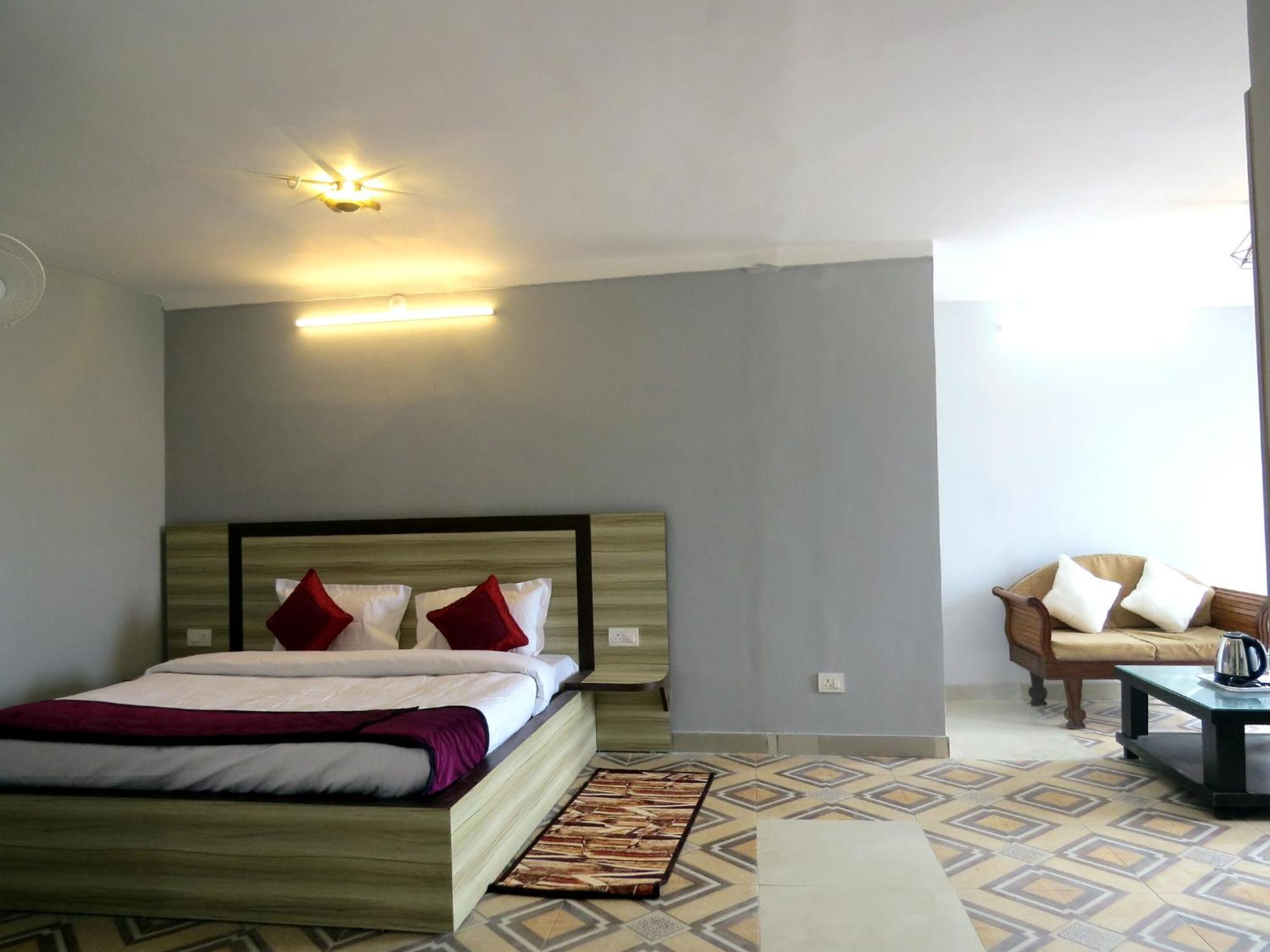 Hotel Haya Palace Nainital Kültér fotó