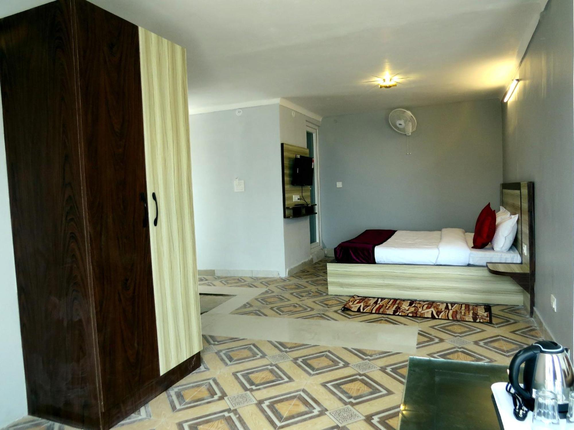Hotel Haya Palace Nainital Kültér fotó