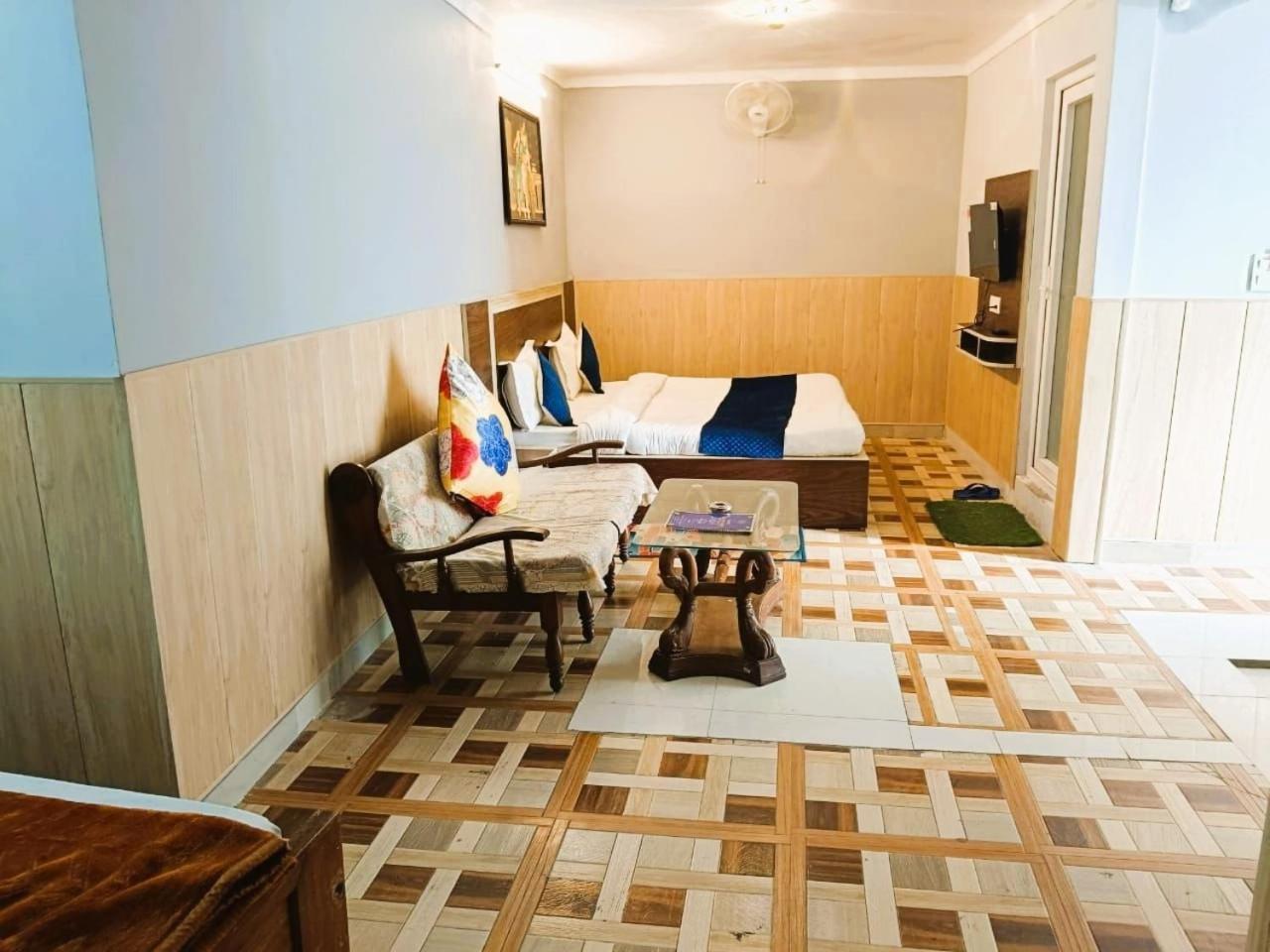 Hotel Haya Palace Nainital Kültér fotó