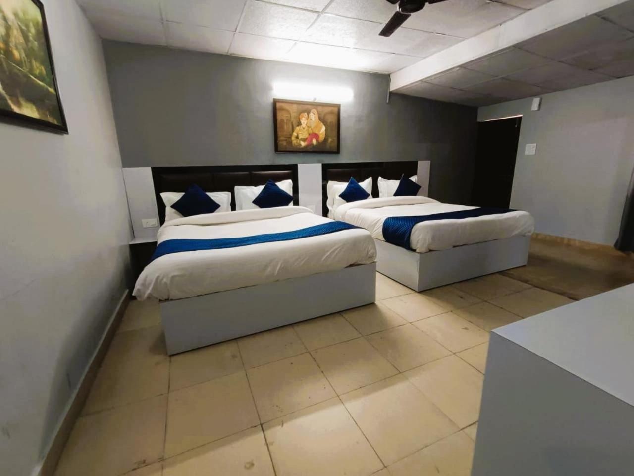 Hotel Haya Palace Nainital Kültér fotó