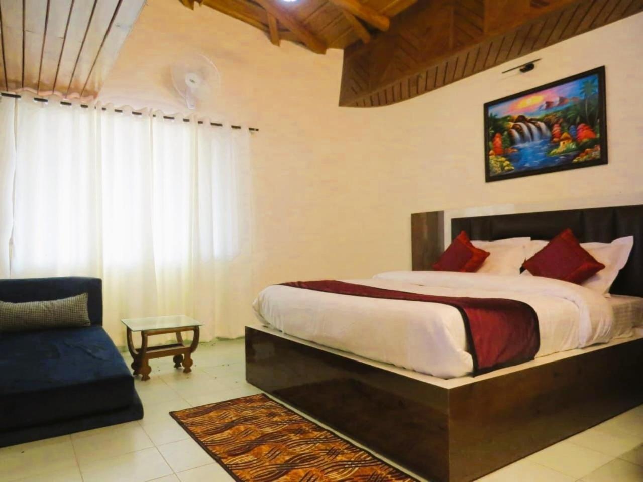 Hotel Haya Palace Nainital Kültér fotó