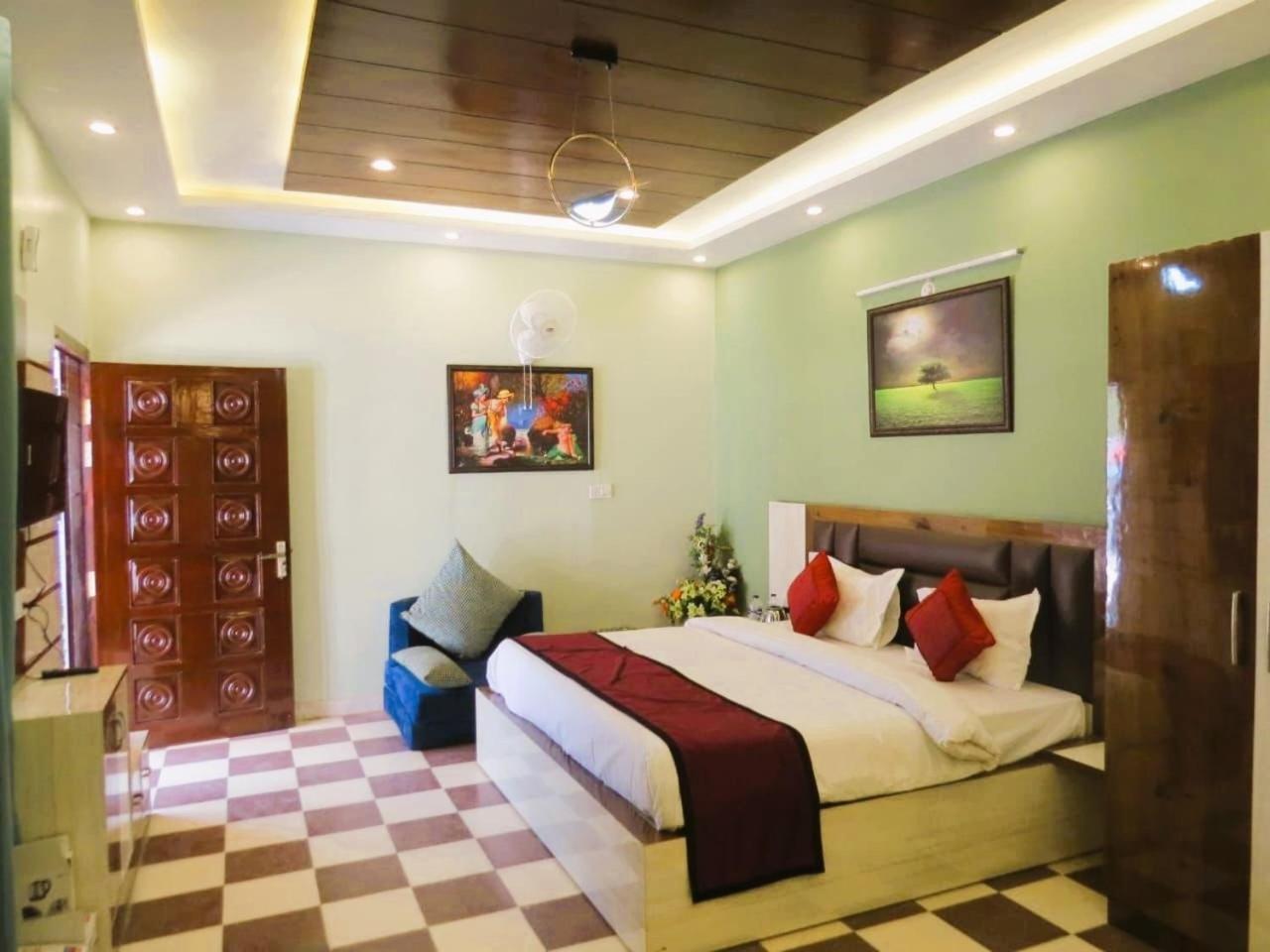 Hotel Haya Palace Nainital Kültér fotó