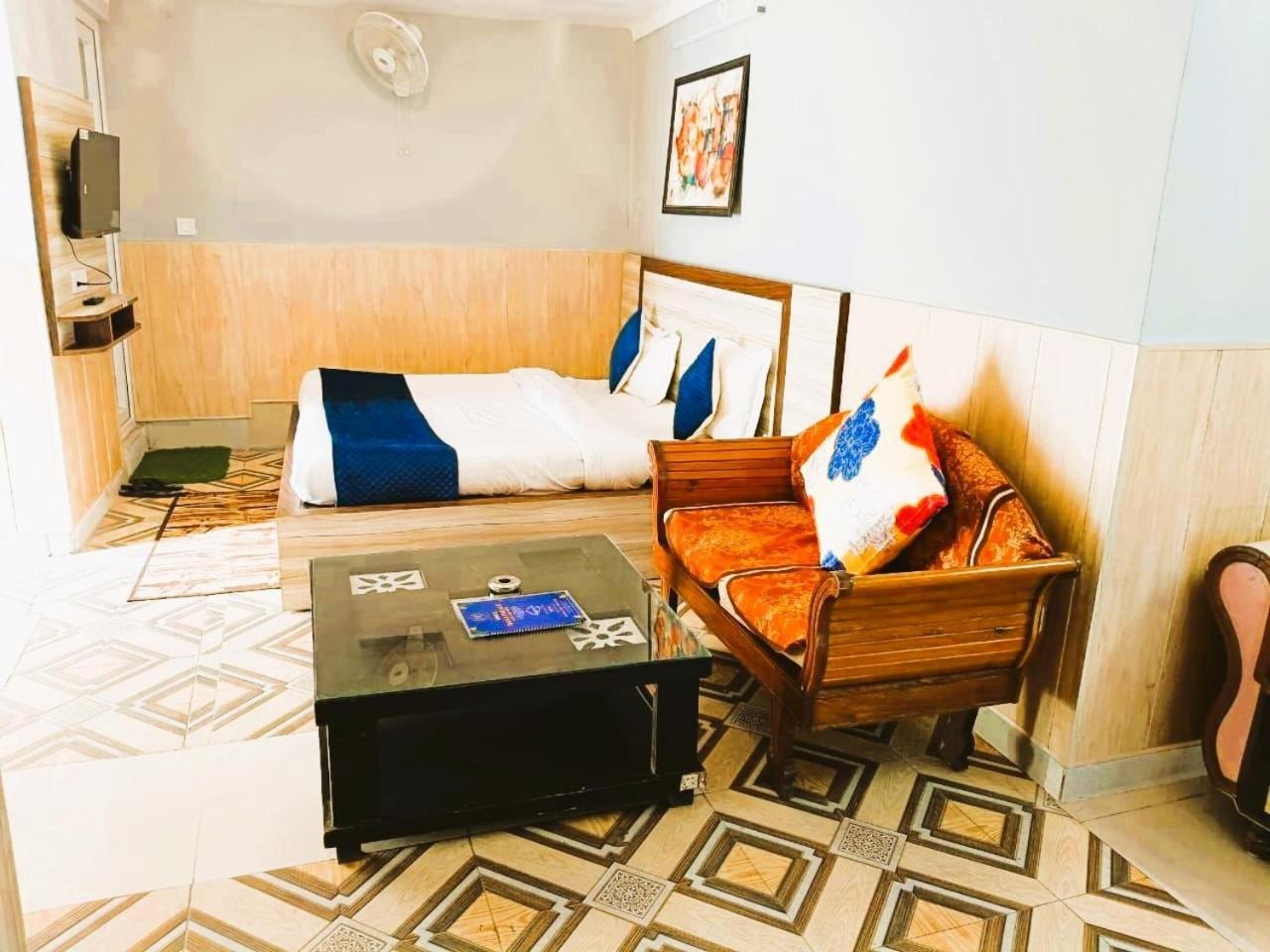 Hotel Haya Palace Nainital Kültér fotó