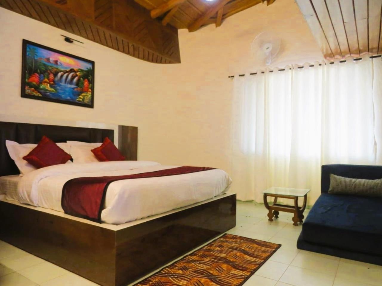 Hotel Haya Palace Nainital Kültér fotó